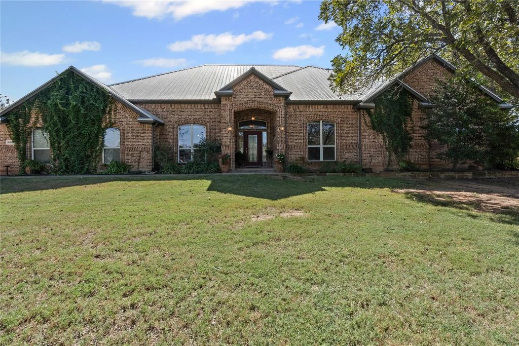 8600 Claremont Drive, Granbury