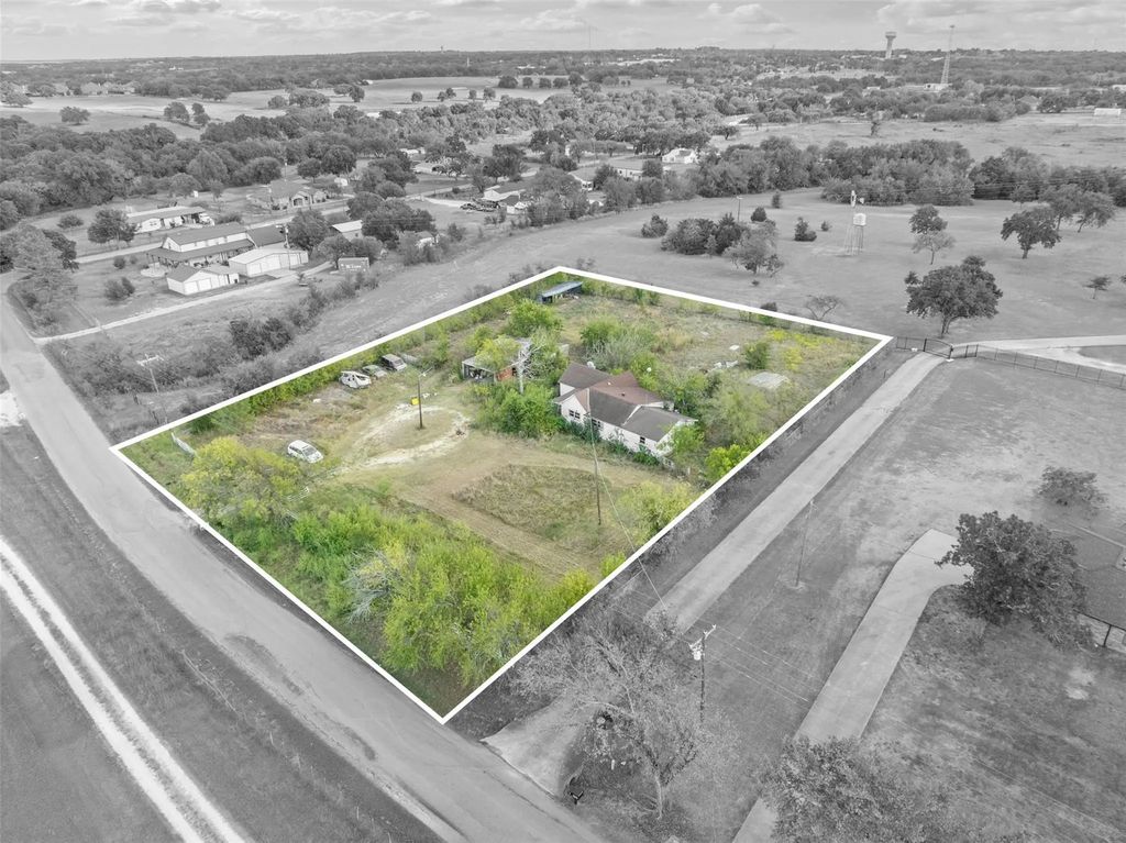 1009 County Road 913, Joshua