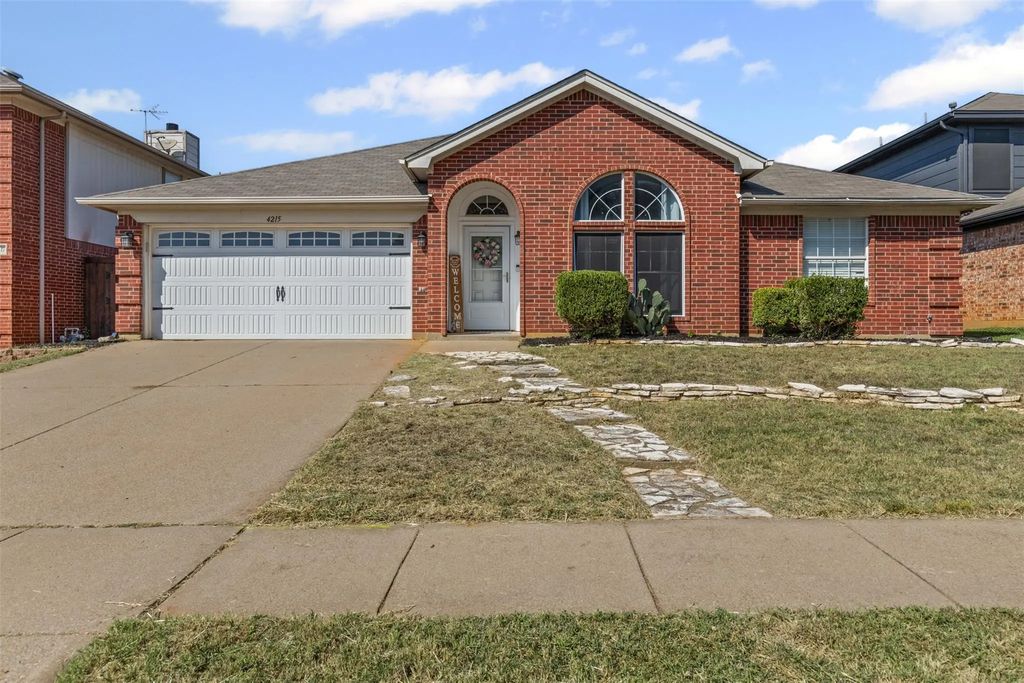 4215 Bent Oaks Drive, Arlington
