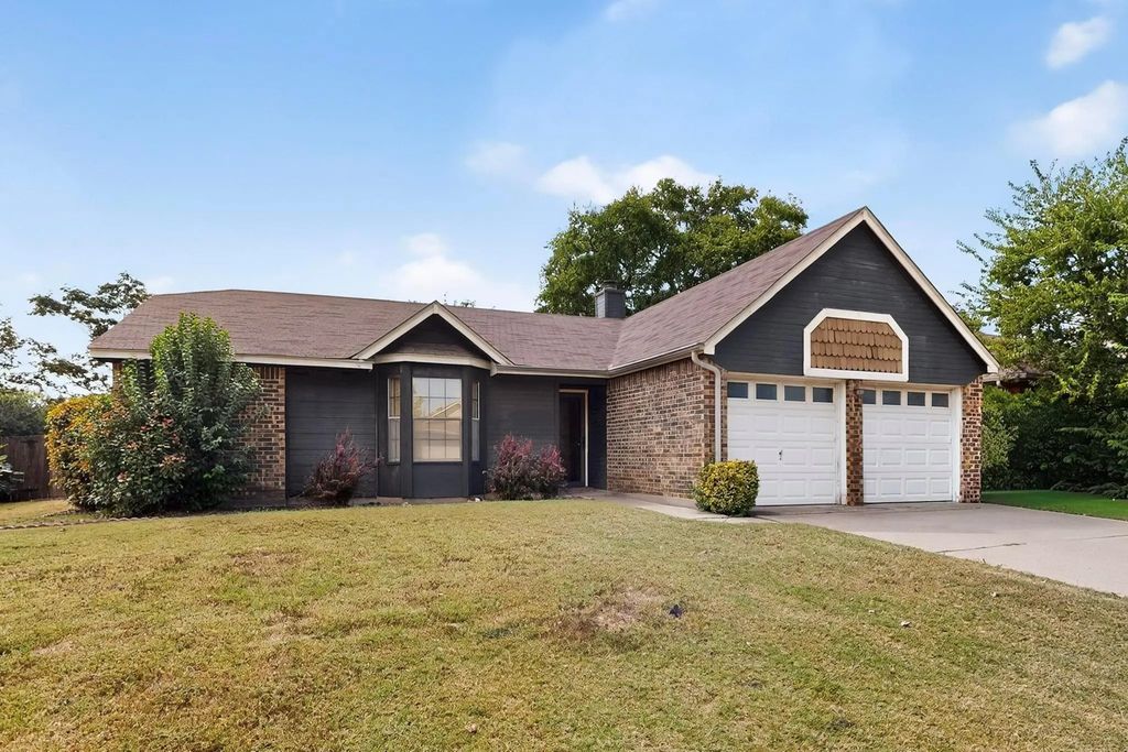2339 Dartmouth Drive, Grand Prairie