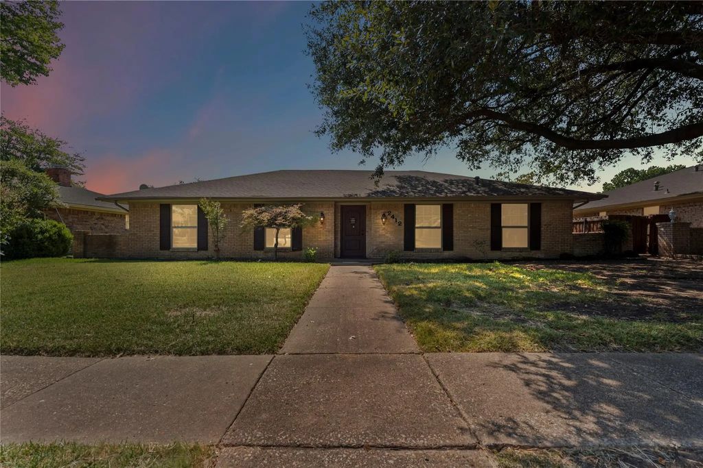 2412 Flagstone Drive, Plano
