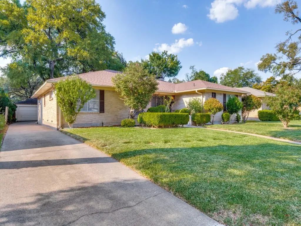 7415-7417 Walling Lane, Dallas