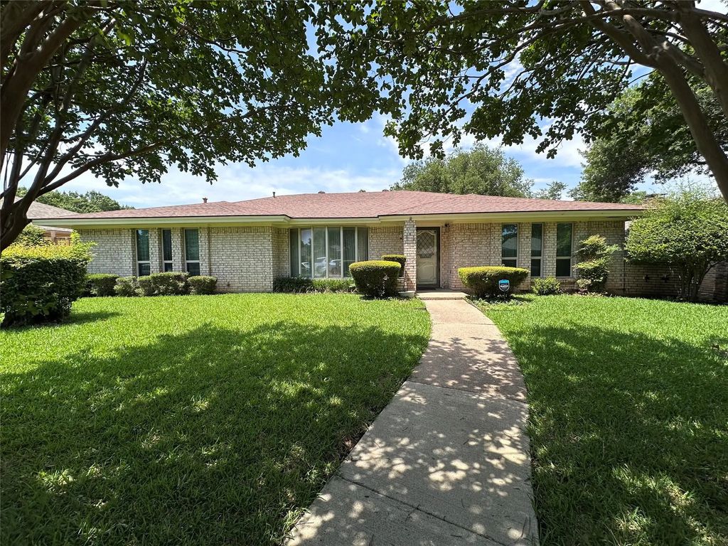 2417 Plateau Drive, Plano