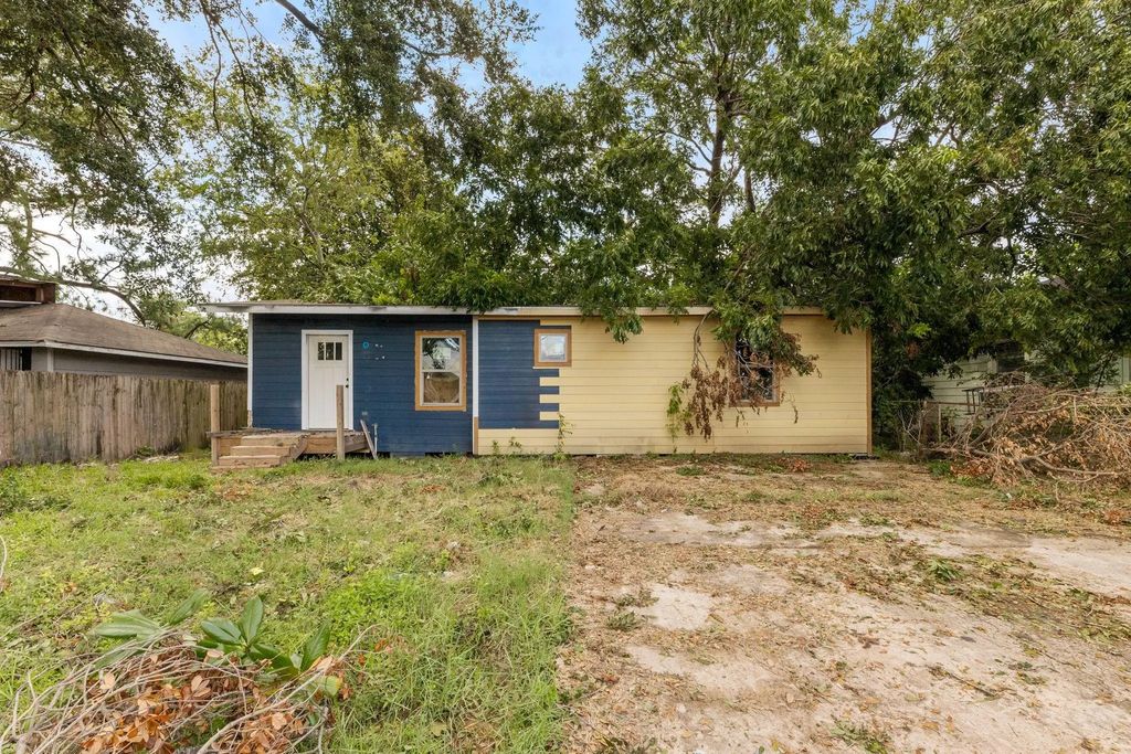 206 Owens Street, Houston