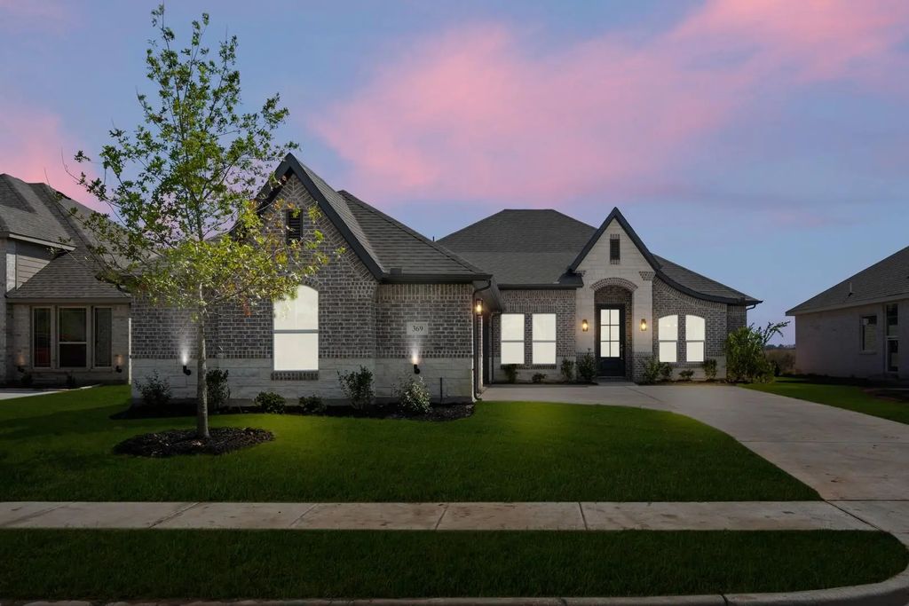 369 Paddle Boat Drive, Granbury