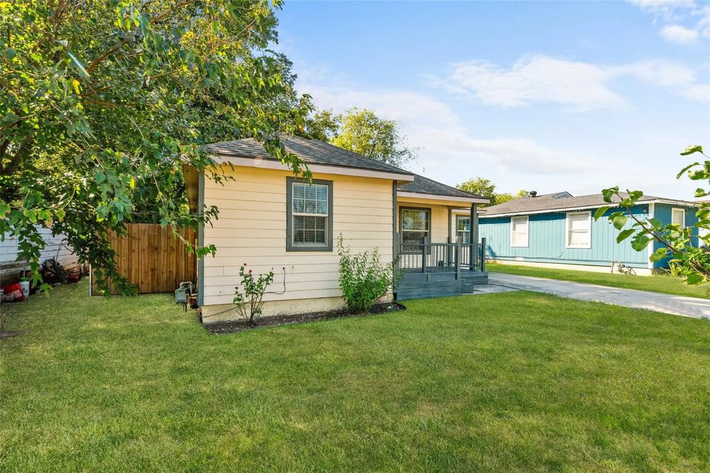 502 Royal Avenue, Grand Prairie