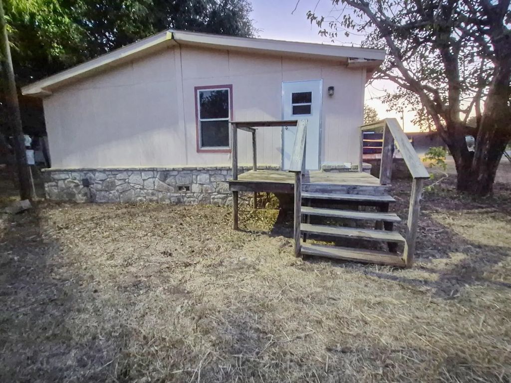 2201 Cadiz Circle, Granbury