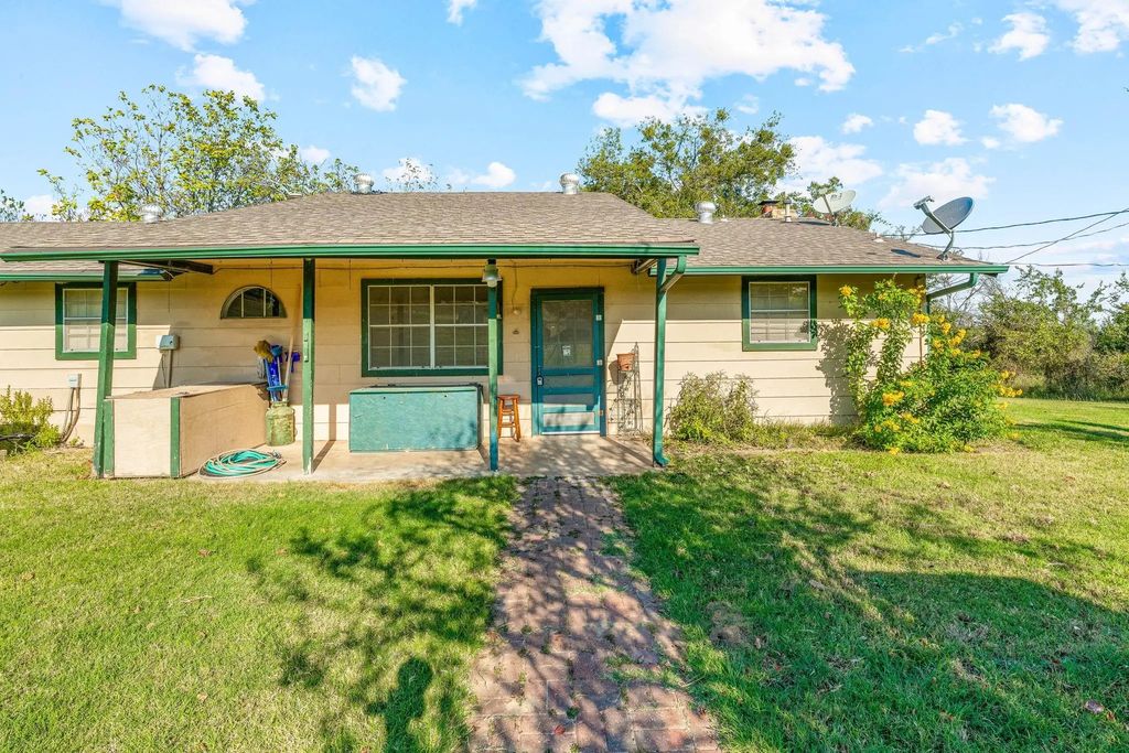 6216 County Road 465, Stephenville