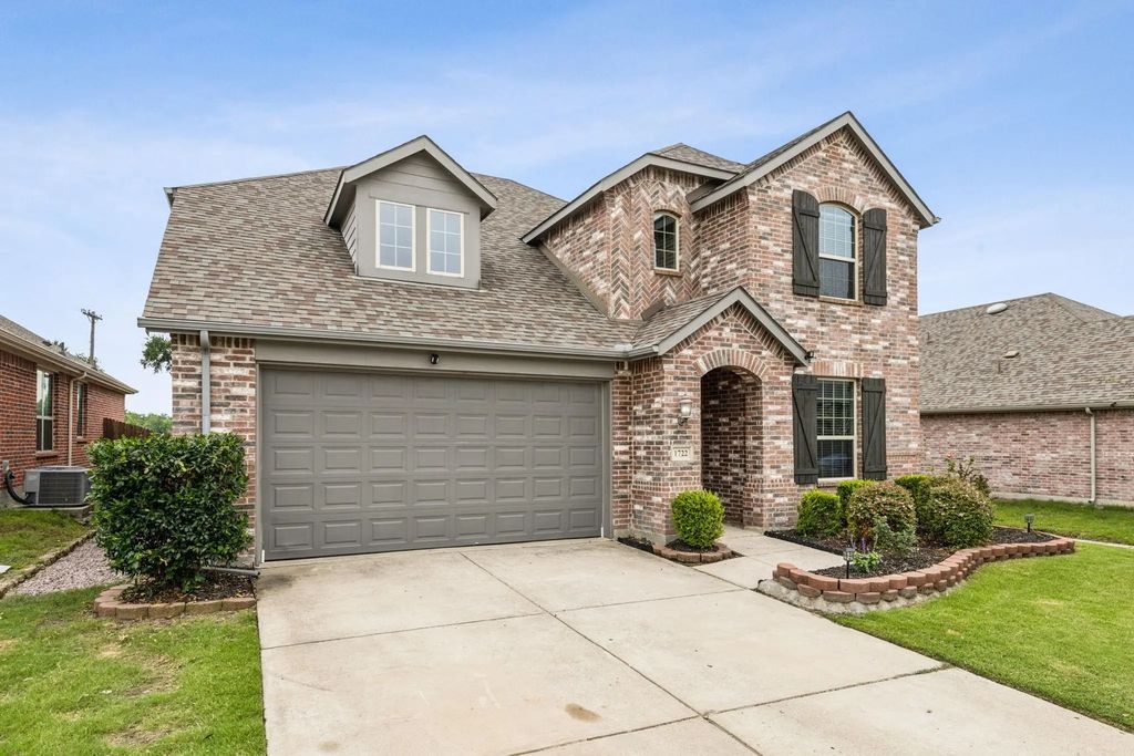 1722 Lone Lynx Way, Wylie