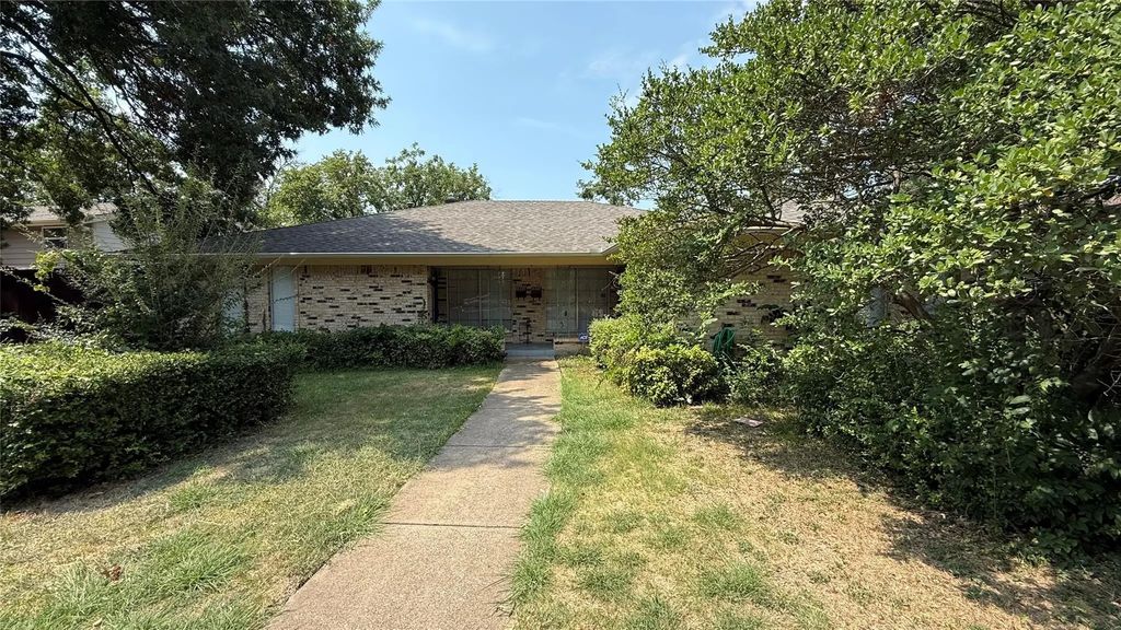 8347 Lullwater Drive, Dallas