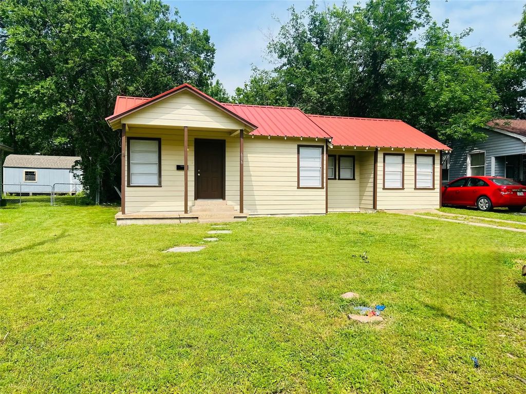 606 Warren Street, Terrell