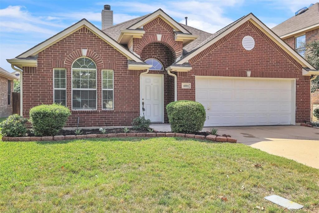 4504 Indian Rock Drive, Fort Worth