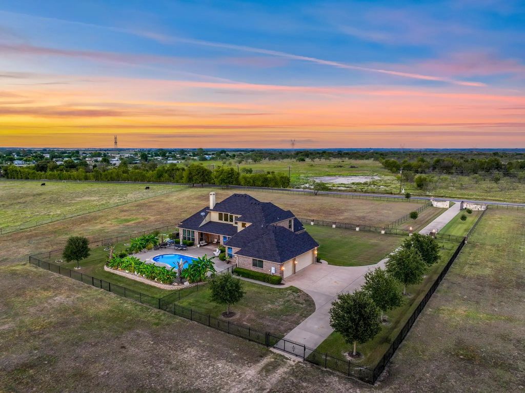 8037 County Road 4094, Kaufman