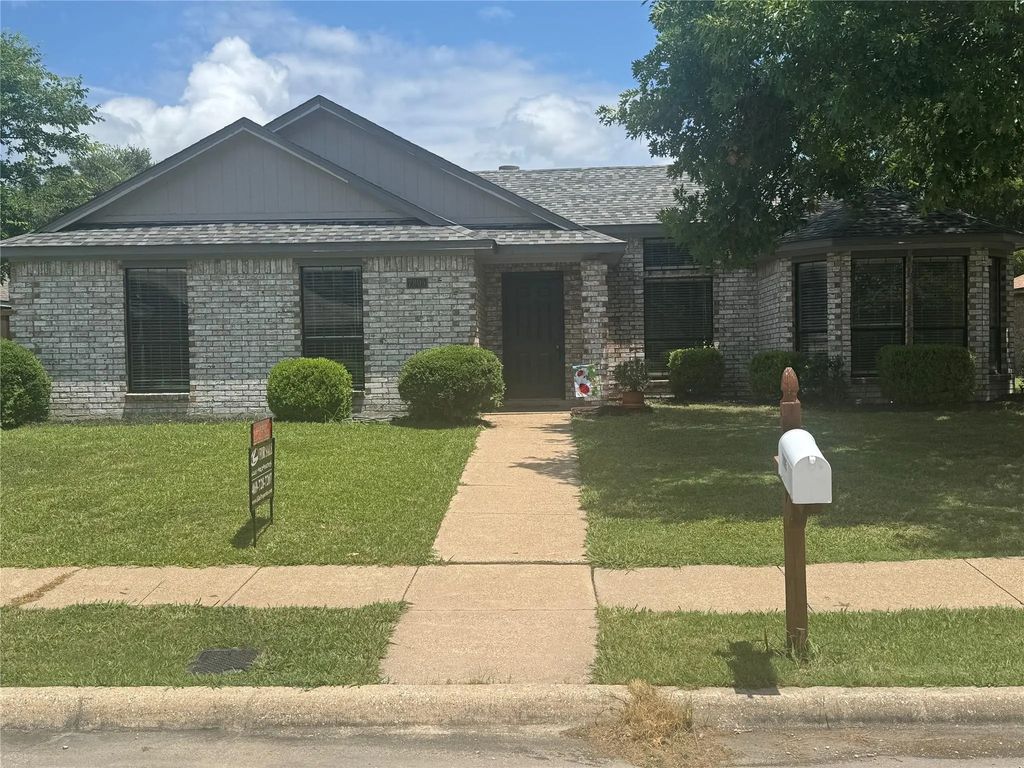 7805 Swiss Way, Rowlett