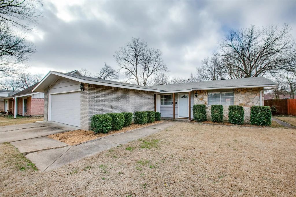 811 Brentwood Lane, Richardson