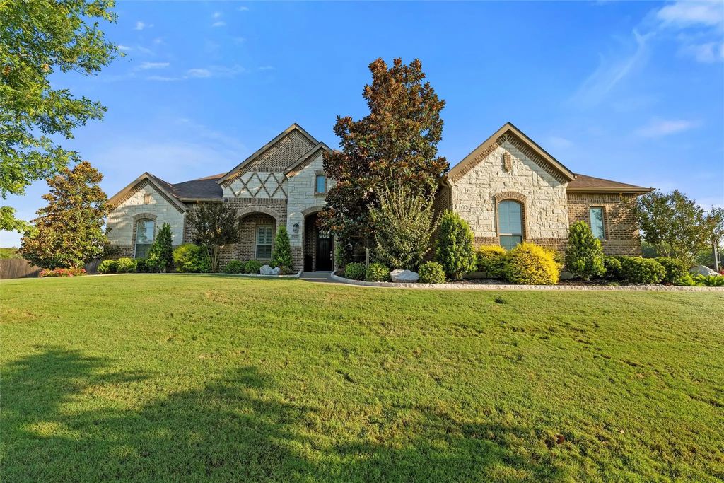 245 Mckinley Circle, Waxahachie