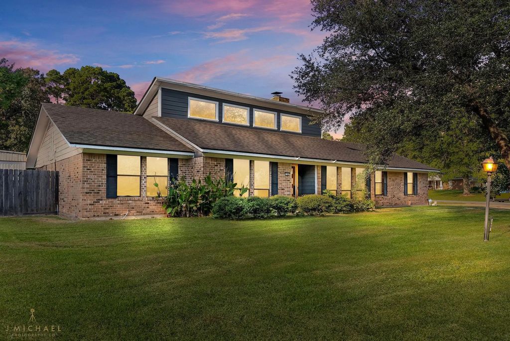 109 S Meadow Lane, Haughton