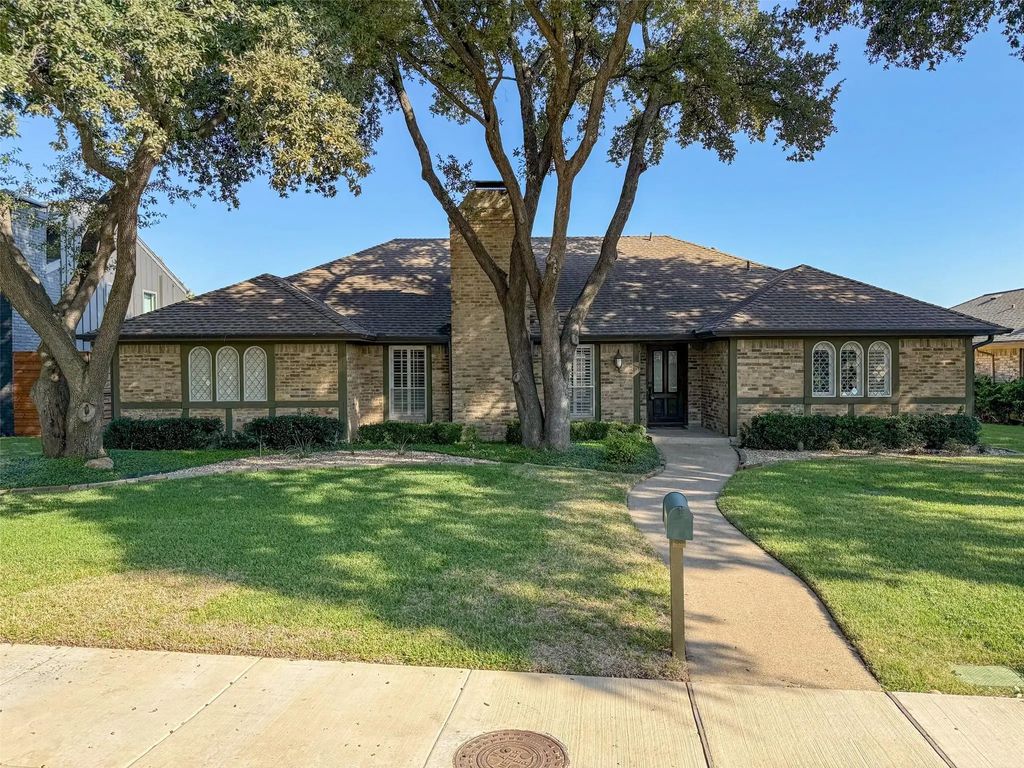 6817 Ledyard Drive, Dallas
