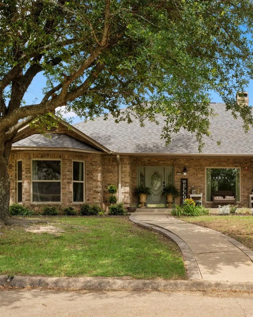 3006 Master Drive, Mount Pleasant