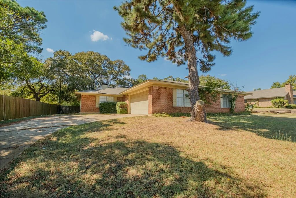 503 N Walnut Creek Drive, Mansfield