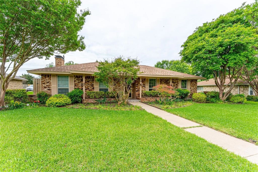 301 Hillcrest Drive, Midlothian