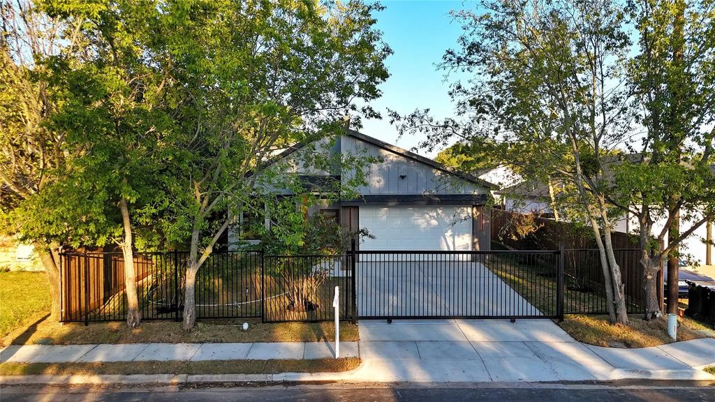 4311 King Street, Greenville