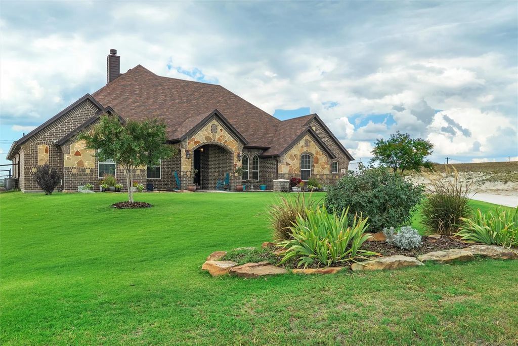 1012 Sky Court, Weatherford