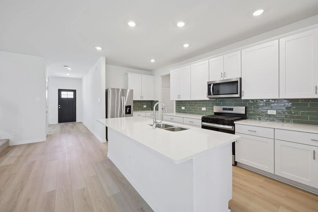 2211 Mustang Way, Seagoville
