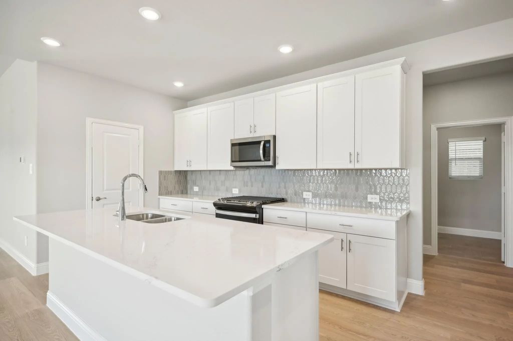 2120 Mustang Way, Seagoville
