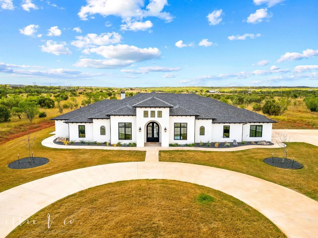 173 Western Trail, Buffalo Gap