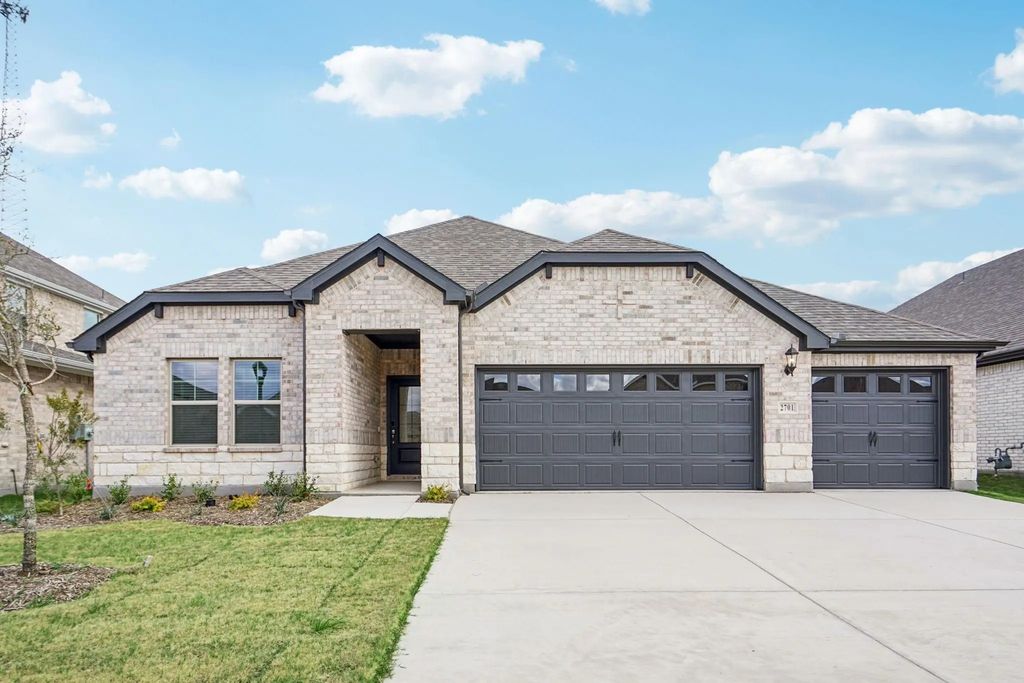 2701 Grand Canyon Street, Anna