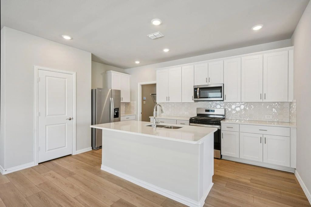 613 Clover Creek Drive, Princeton