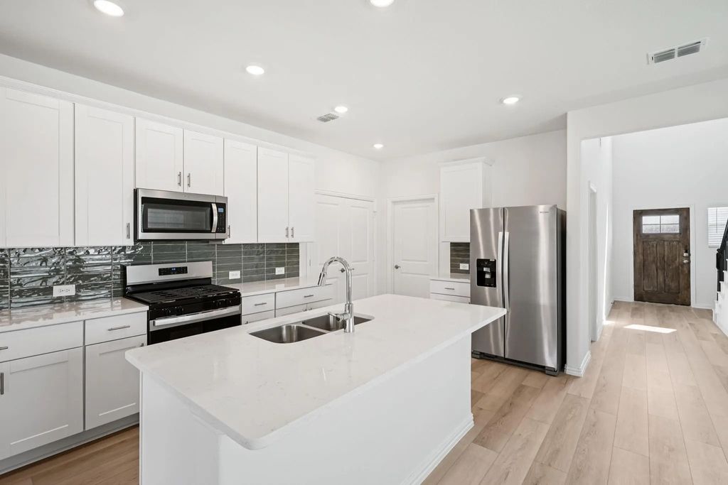 605 Clover Creek Drive, Princeton