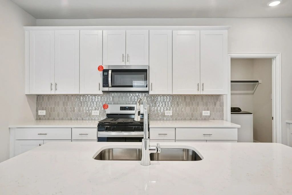 521 Clover Creek Drive, Princeton
