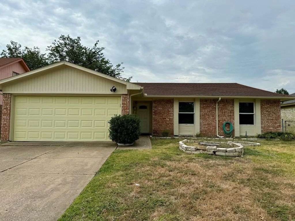 2312 Versailles Drive, Carrollton