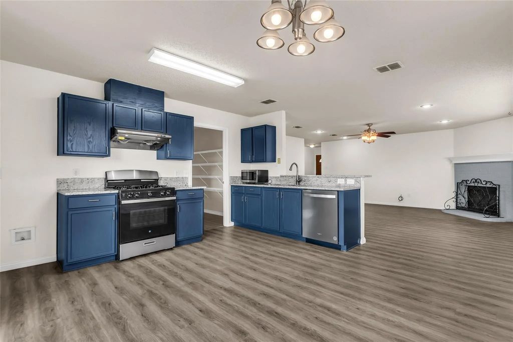 2320 Shadabury Drive, Little Elm