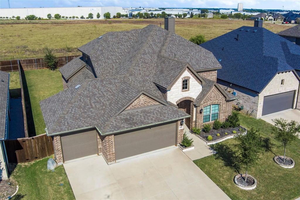 1408 Evening Primrose Drive, Mansfield