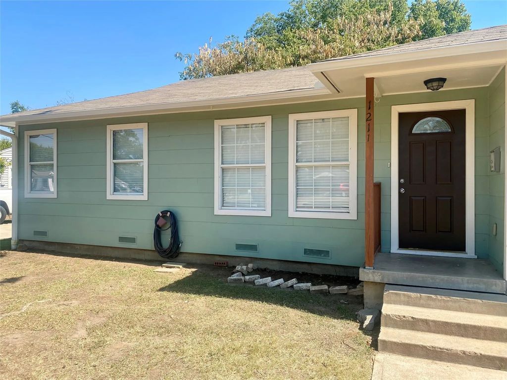 1211 Stone Drive, Irving