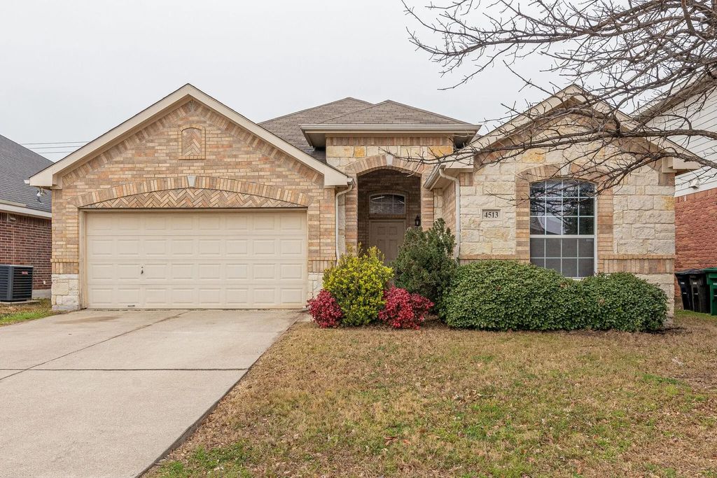4513 Grassy Glen, Fort Worth