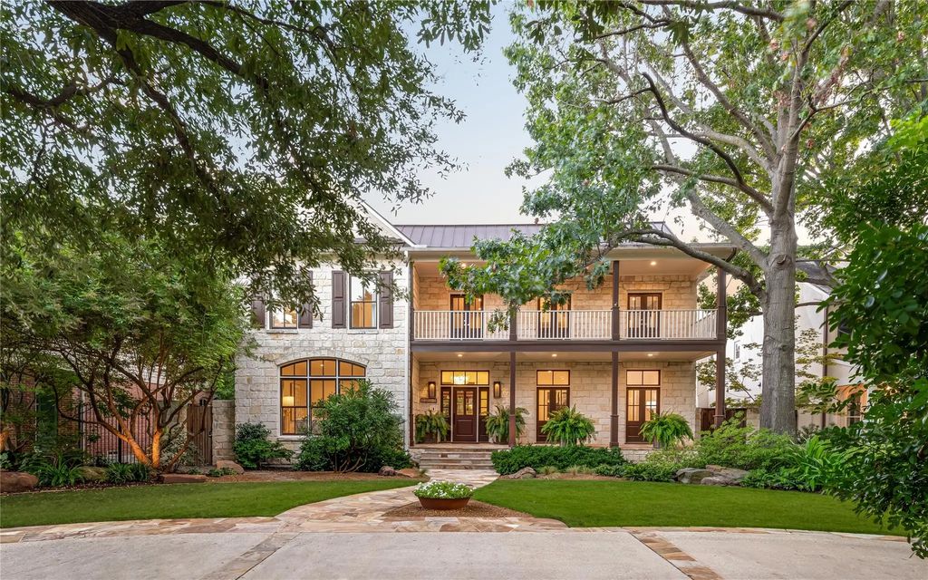 3933 Centenary Avenue, University Park