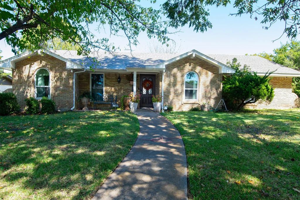 943 Maplecrest Drive, Lancaster