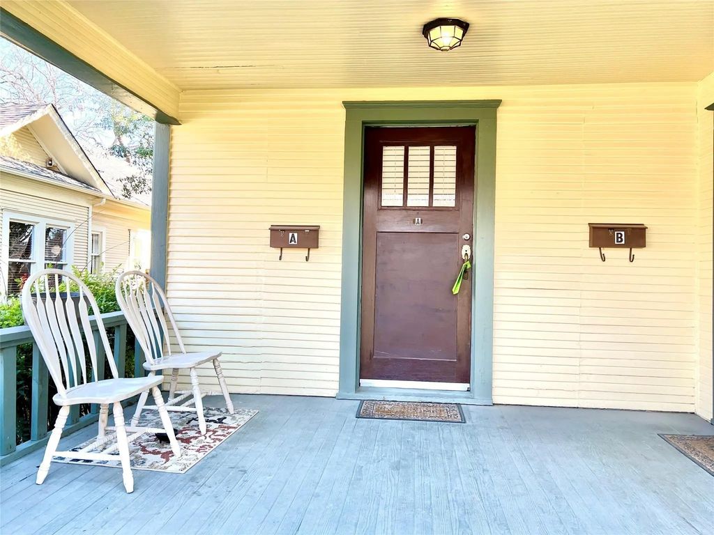 210 S Rosemont Avenue A, Dallas