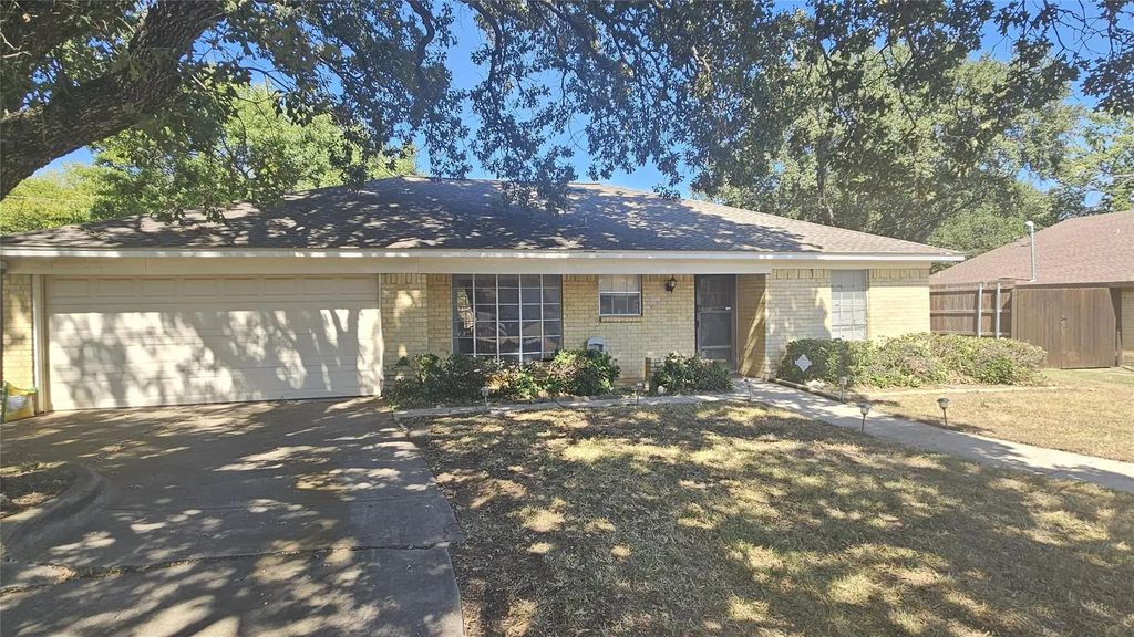 7605 N Forty Road, North Richland Hills