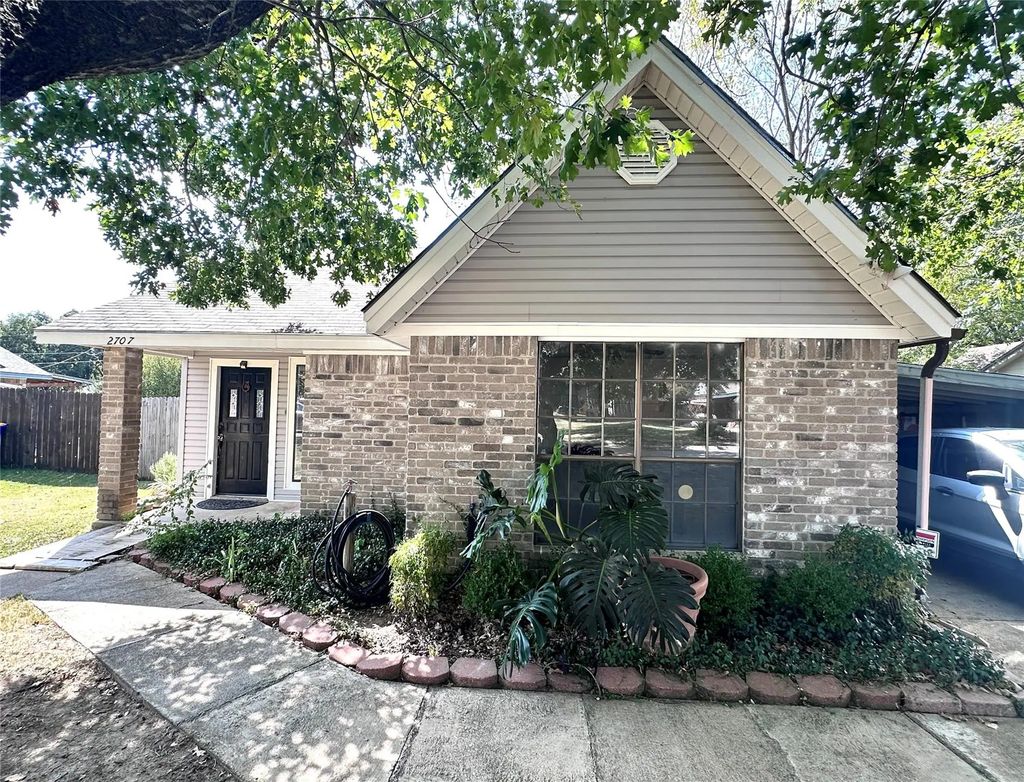 2707 Lexington Street, Seagoville