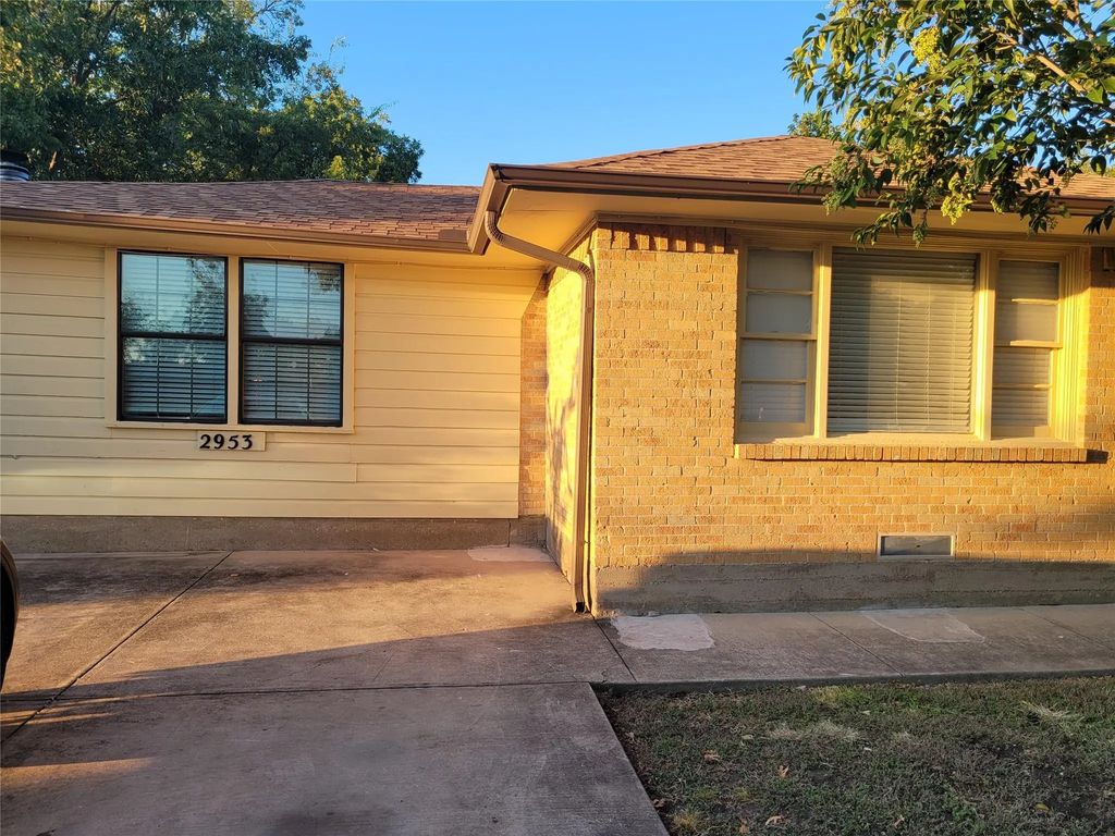 2953 Primrose Lane, Farmers Branch