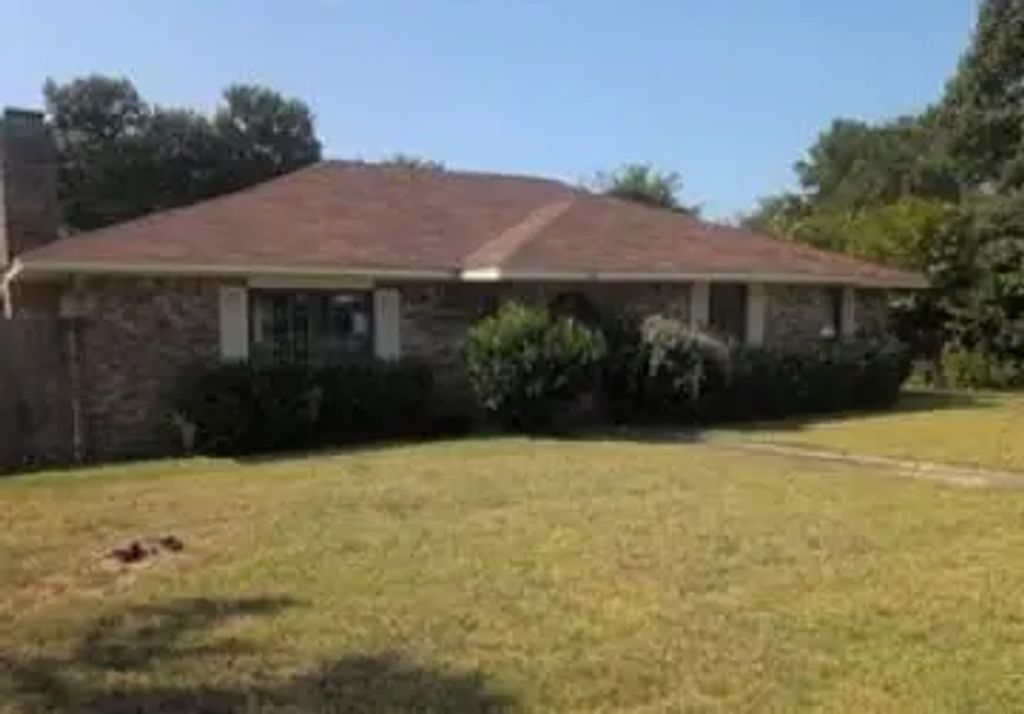 814 Oakbluff Drive, Lancaster