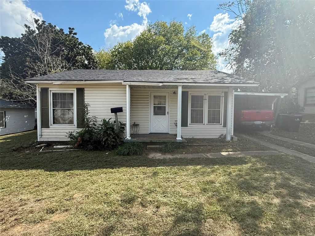 214 E Acheson Street, Denison