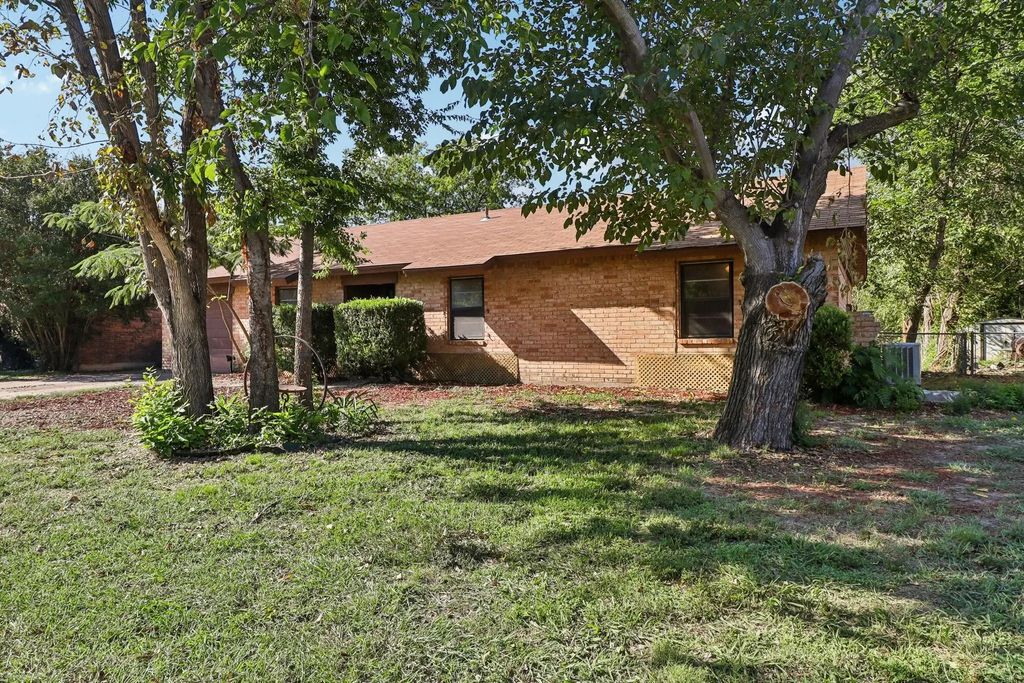 3223 Hummingbird Lane, Denton