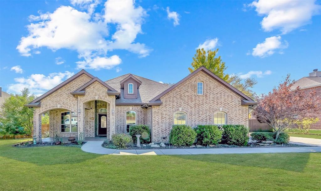 302 Red Eagle Trail, Hudson Oaks