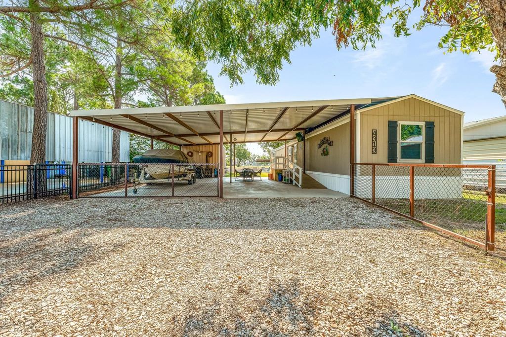 4313 Cottonwood Court, Granbury
